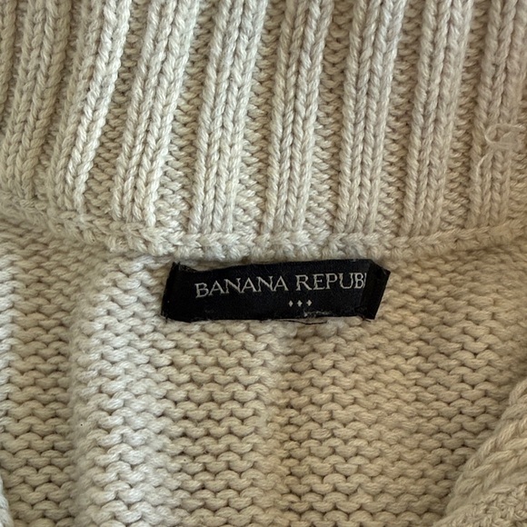Men's Banana Republic Cable Knit Sweater - Picture 2 of 8
